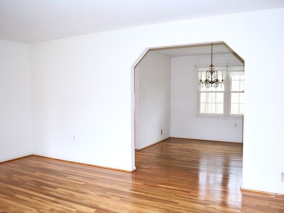 4th image of 4838 Powder House Dr