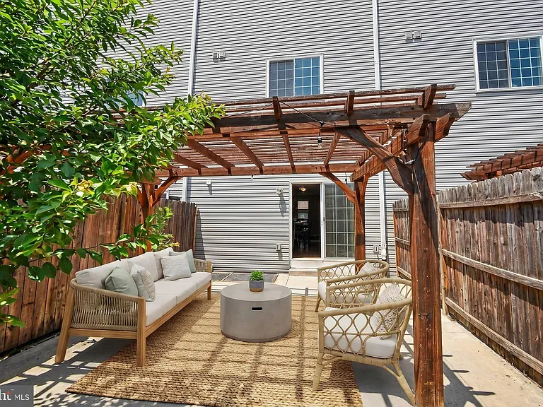 3217 Chatham St — Photo 33