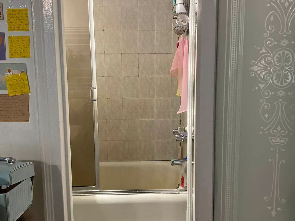 1st image of 304 E 41st St APT 1303A