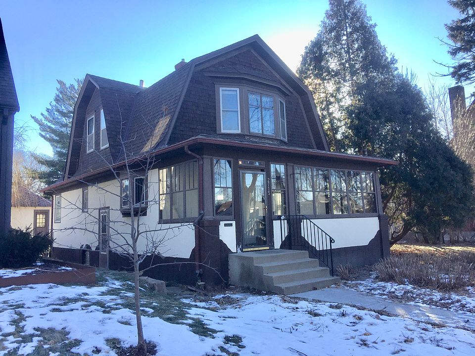 1st image of 2715 Lincoln St NE
