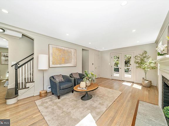 2nd image of 10405 Inwood Ave