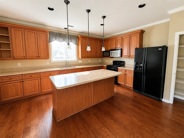 301 Edgecroft Way — Photo 3
