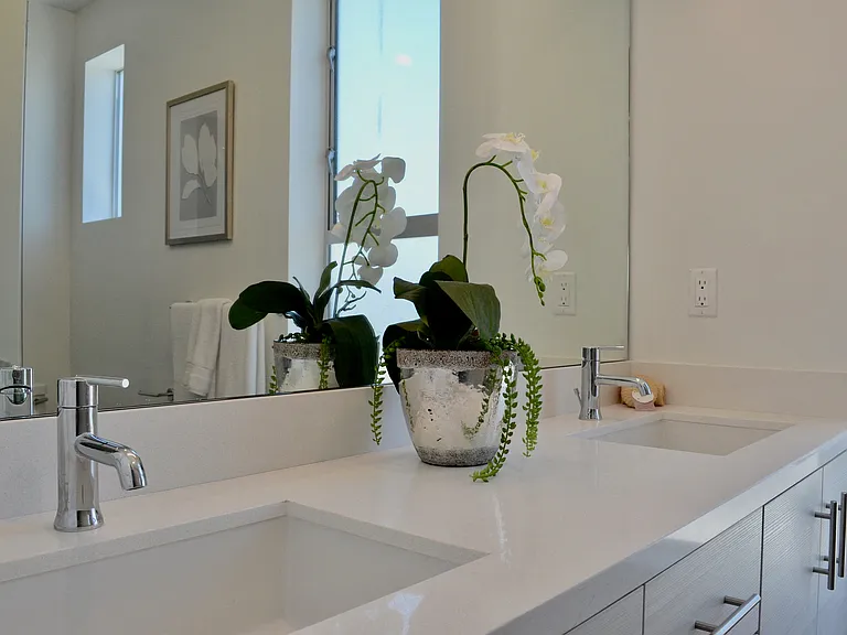 Lido Apartments - 4025 Grandview — Photo 31
