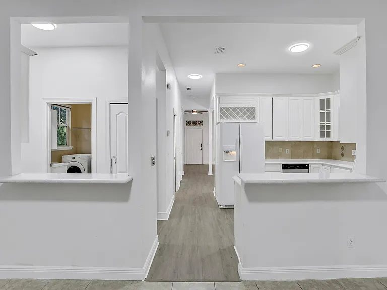 148 S Thornton Ave — Photo 31