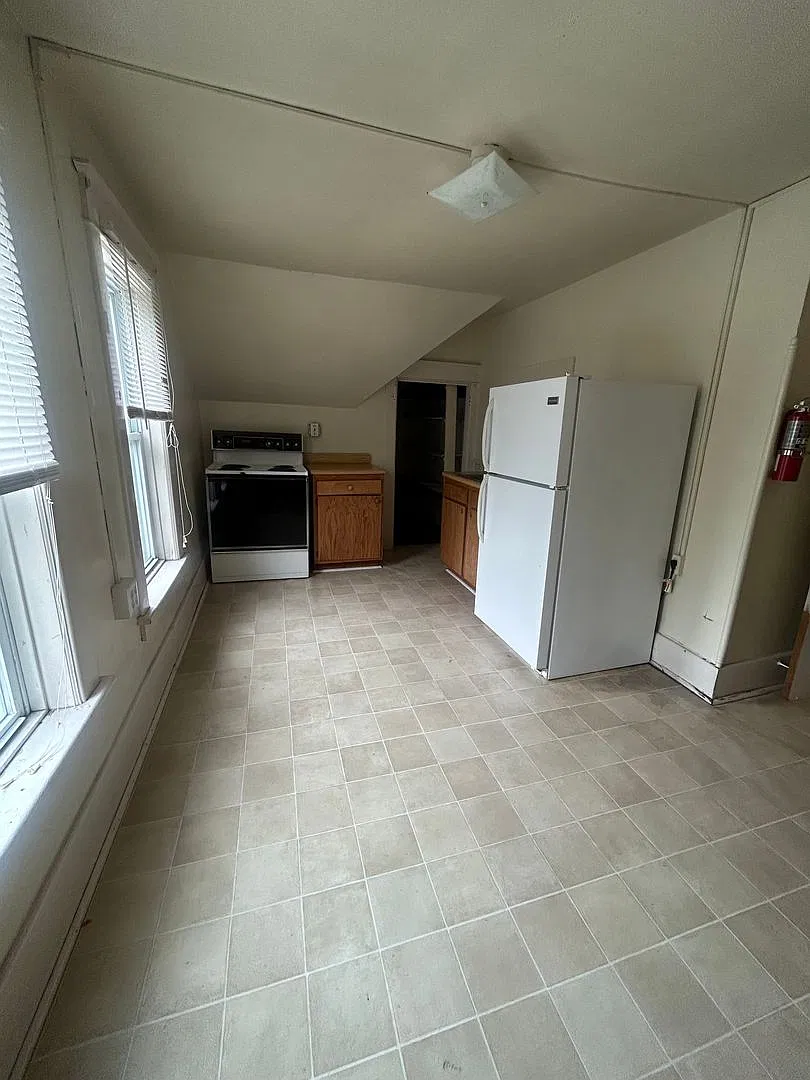 426 S. Atherton St. Upper — Photo 3
