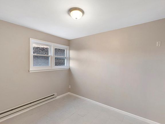 2nd image of 402 Bloomfield Ave #4