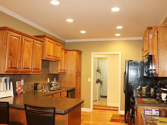 5th image of 3494 Stone Briar St