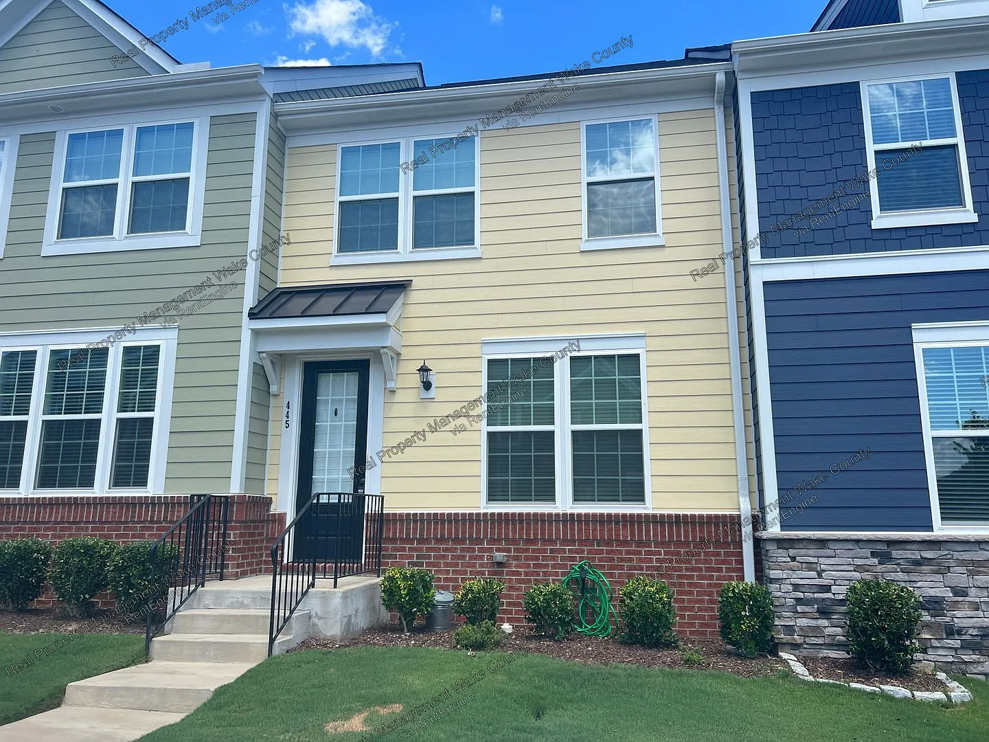 3 bed, 2.5 bath, 1864 sqft, $2,095 — Photo 2