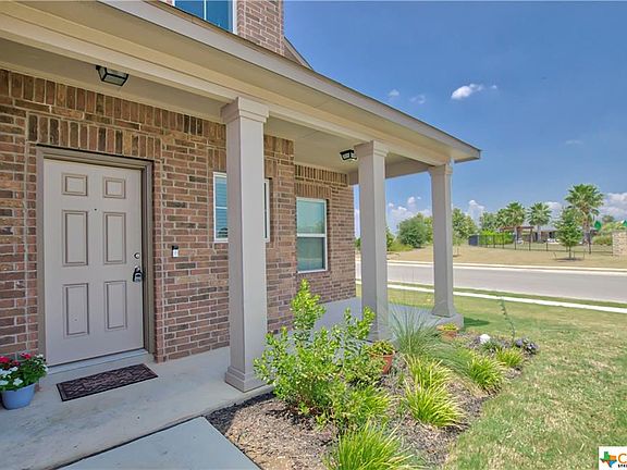4th image of 1001 Clarkston Dr