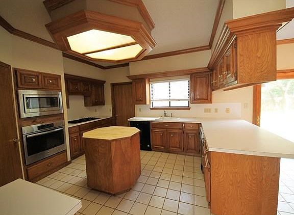 2nd image of 10102 Kieffer Ct