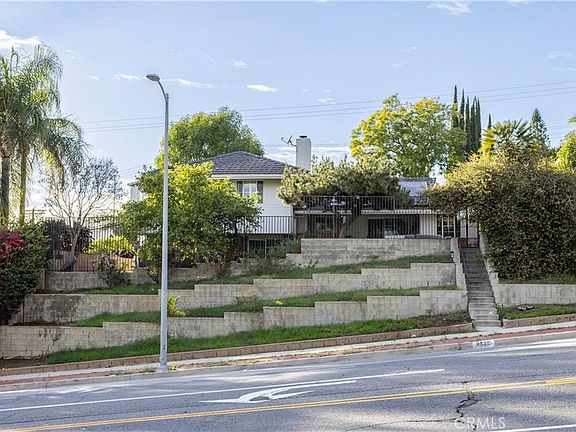 5th image of 9525 Woodley Ave