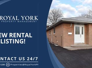 1247 Playford Rd #2, Mississauga, ON L5J3V9