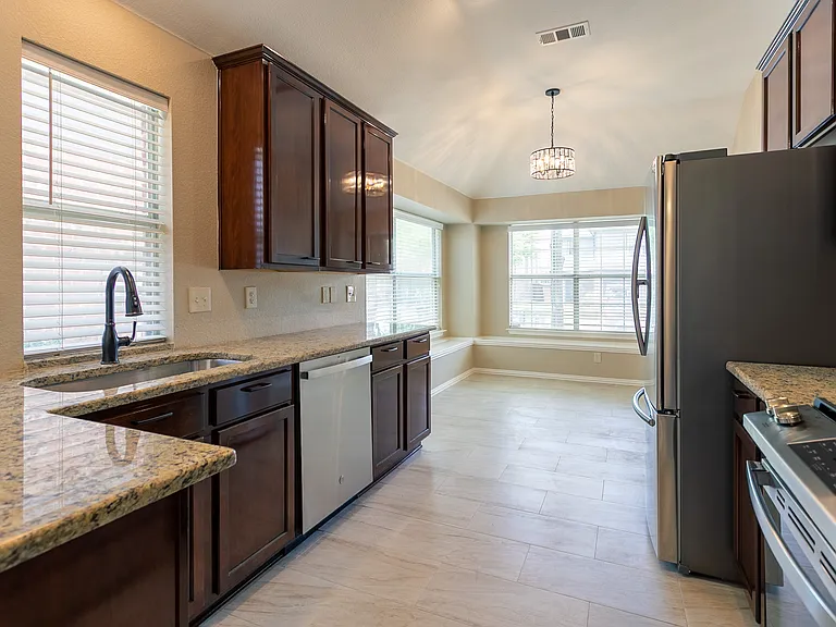 11520 Gloriosa Dr — Photo 4