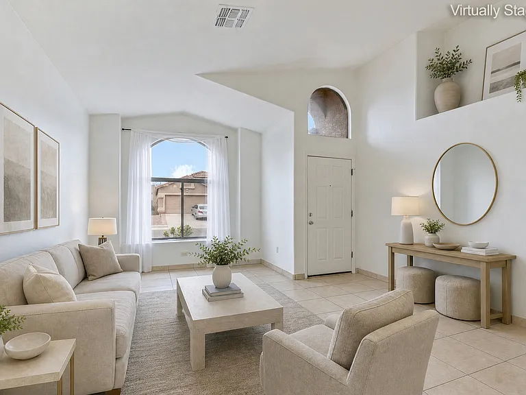 345 E Camino Del Abeto — Photo 1