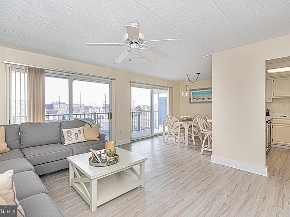4th image of 8 89th St Unit 203
