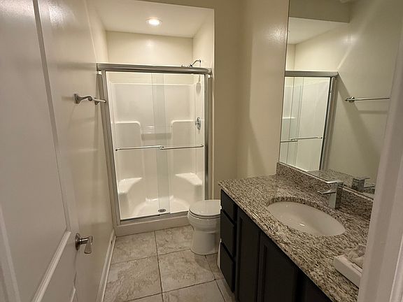 3rd image of 2830 N Lincoln Ave #2