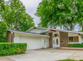 23933 Delmere Dr, North Olmsted, OH 44070