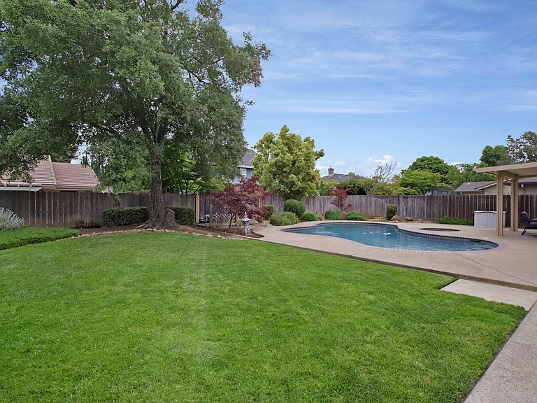 2925 Park Oak Dr — Photo 18