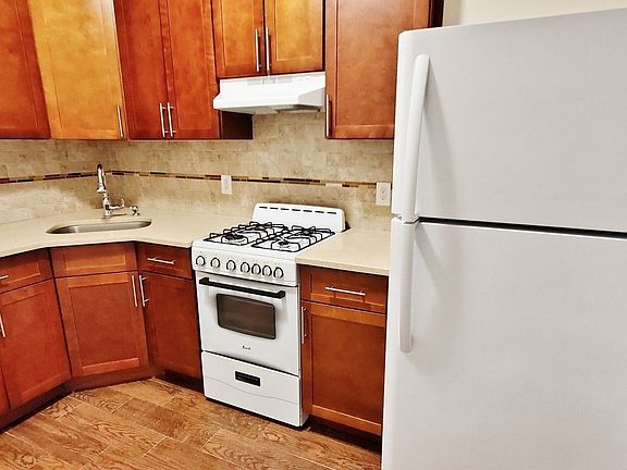 2nd image of 25-25 Steinway St #3BB