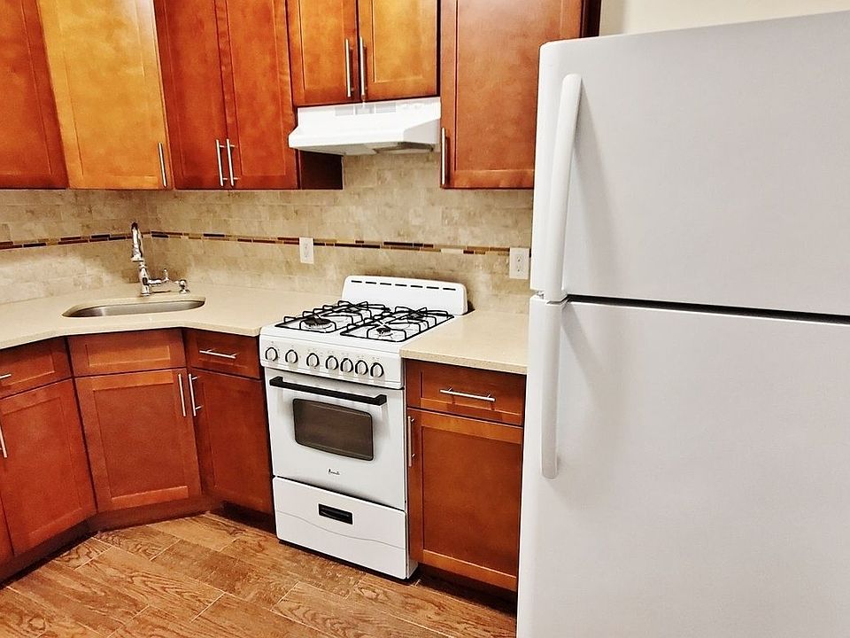 1st image of 25-25 Steinway St #3RR