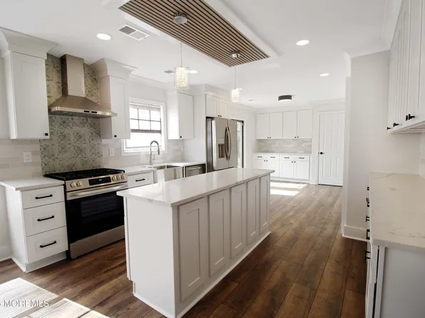 525 Petunia Lane N, Whiting, NJ 08759