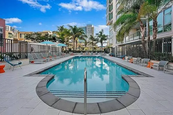 2 bed, 853 sqft, $3,950 — Photo 4