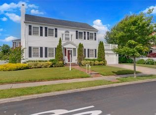 205 Beach 142nd St, Rockaway Park, NY 11694