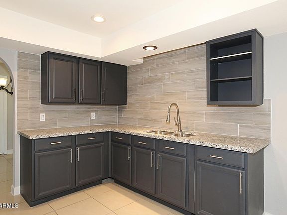5th image of 2931 N 39th Dr