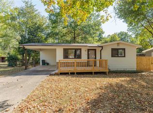 103 E Bertha St, Fayetteville, AR 72703