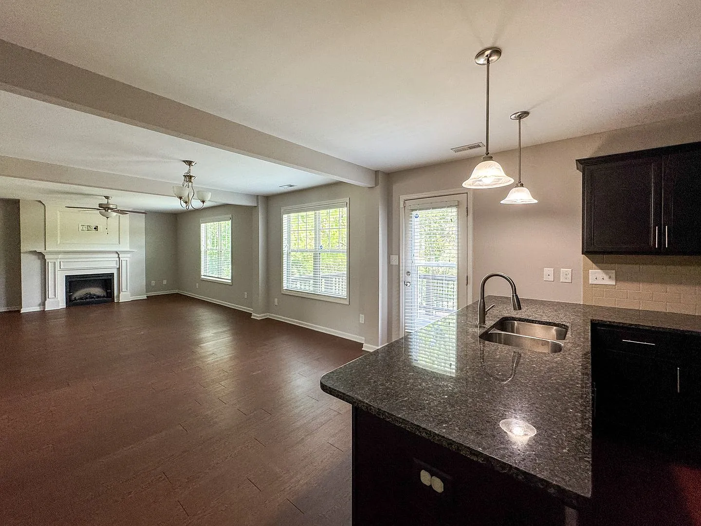 Lovely 3 Bed 2.5 Bath Home in Lextington Plantation — Photo 4
