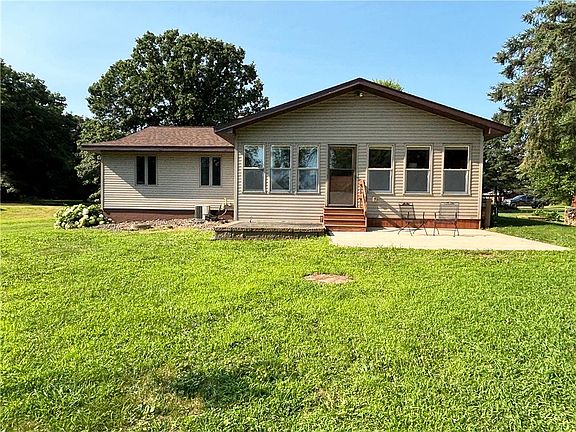 2nd image of 2120 20 1/2 Avenue