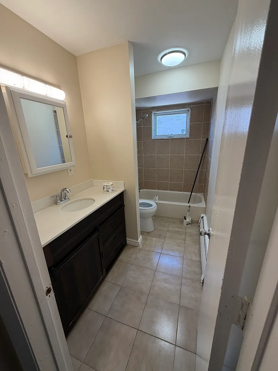 Building Photo - 121 Seaview Ave #2