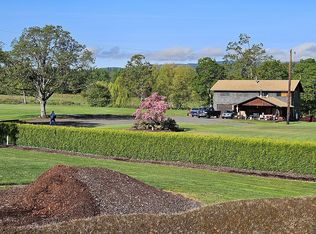 1704 Tucker Rd, Hood River, OR 97031