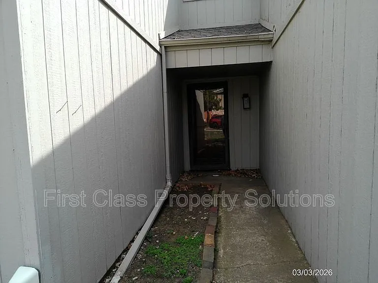 1406 Mary Lee Ln — Photo 3