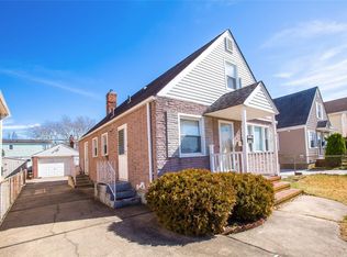 7823 Langdale St, New Hyde Park, NY 11040