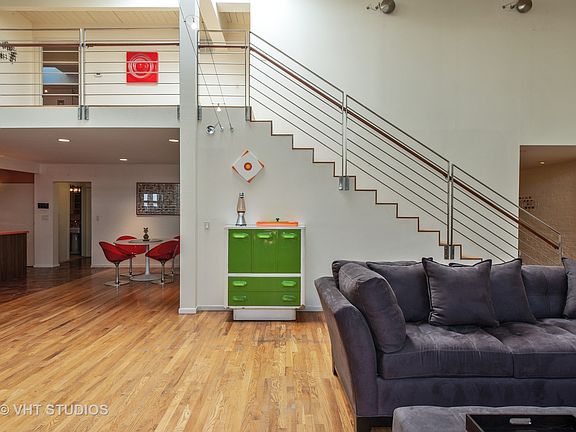 3rd image of 1235 N Honore St #1E