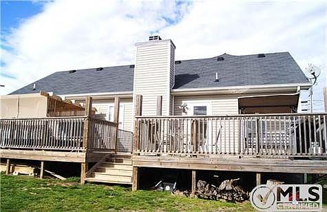 2nd image of 1380 Jenny Ln