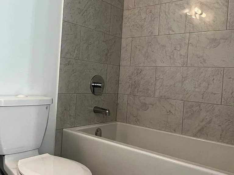 36 Manor Rd E #710 — Photo 12