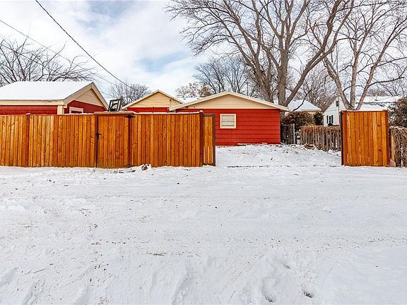 4th image of 1318 Avenue F