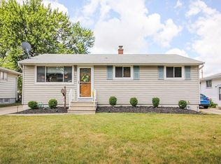 6378 Ledgebrook Dr, Brookpark, OH
