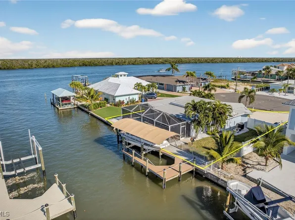 467 Madison Ct, Fort Myers Beach, FL 33931