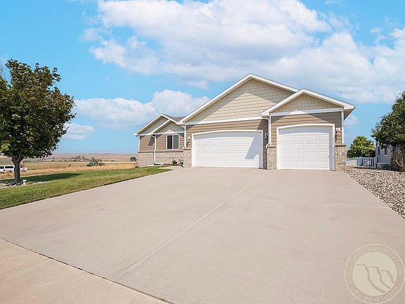 3rd image of 2545 Lake Heights Dr
