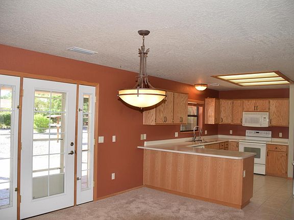 4th image of 1811 S Carpenter Ln
