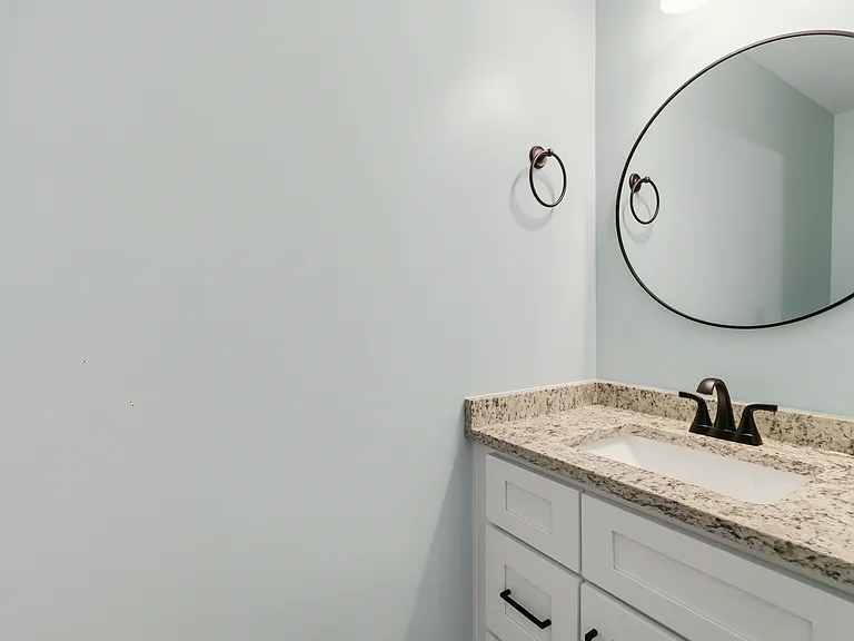 1/2 bathroom