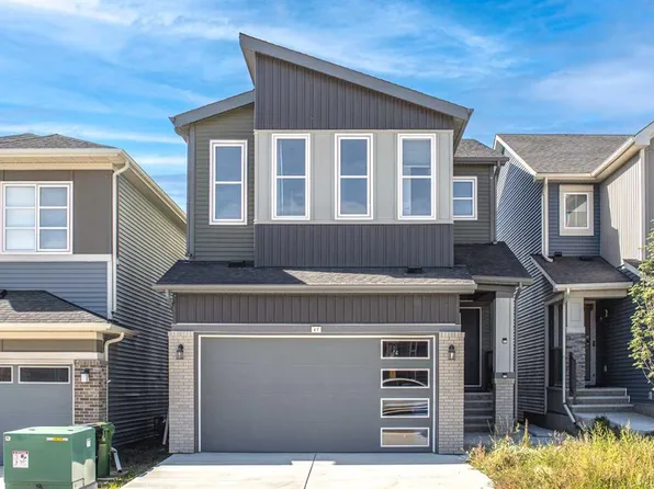 47 Carringvue Dr NW, Calgary, AB T3P 0W4