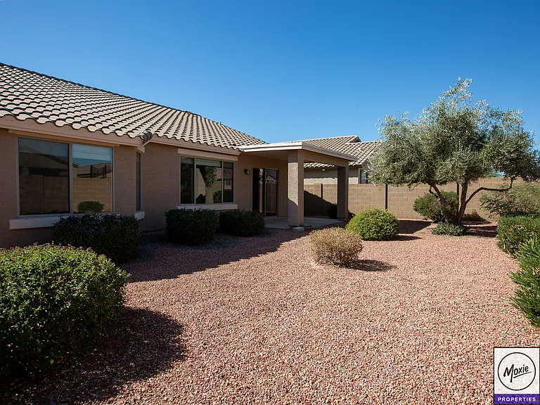 25550 W Beth Dr — Photo 17