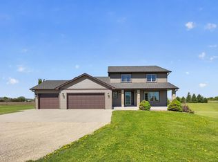 720 Riverwood Ct, Elgin, MN 55932