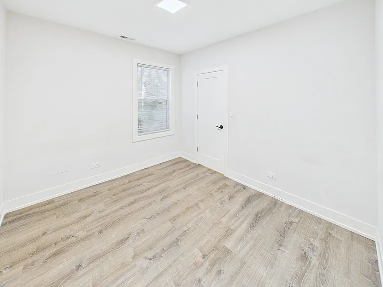 2725 N Drake Ave #1 — Photo 19