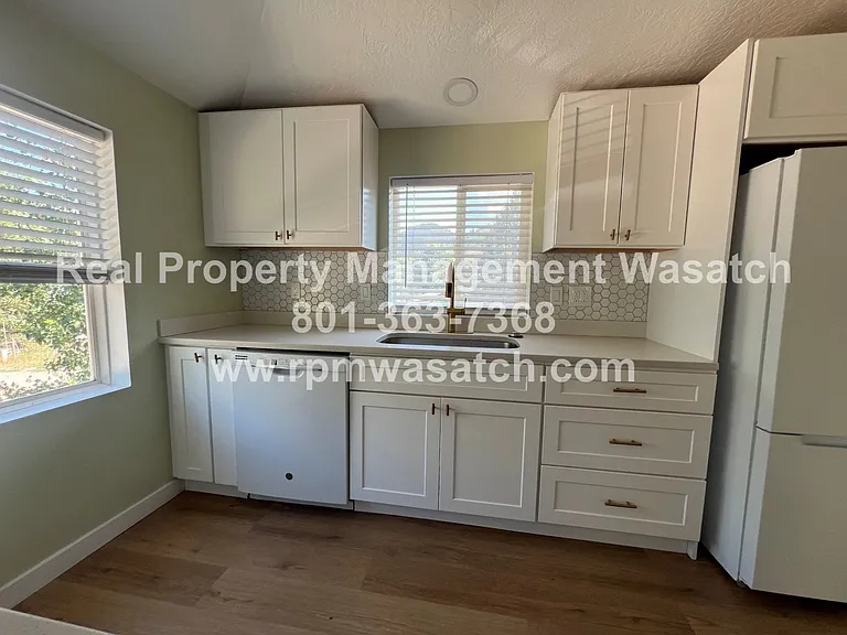 1388 Country Ln — Photo 12