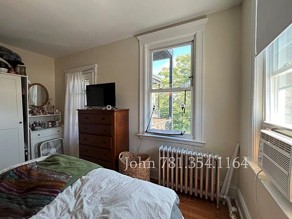 4th image of 1638 Commonwealth Ave APT 22A